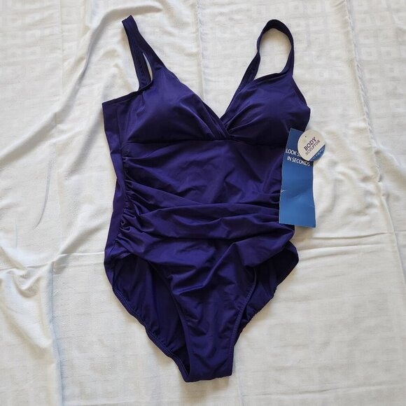 Croft & Barrow Body Sculptor Womens Swimsuit Size 18 Purple Soft Cup Ruched Slim - Picture 1 of 4